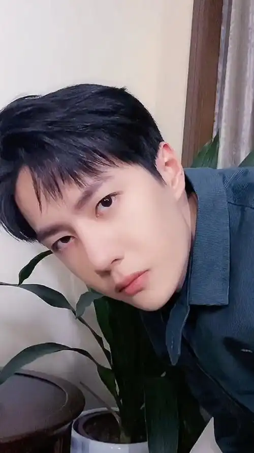 王一博的自拍来了