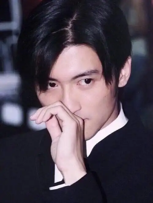 谢霆锋一些新鲜的青涩柠檬