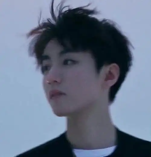 王俊凯323032333635头像