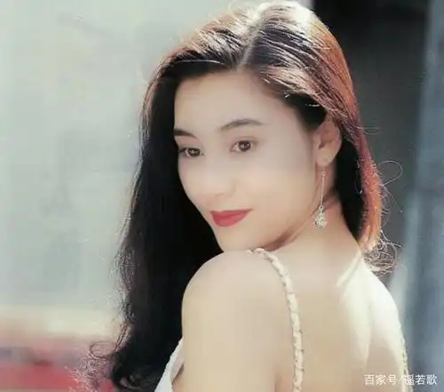 被说不上相的李嘉欣已经很惊艳了.那她真人得美成什么样子啊?