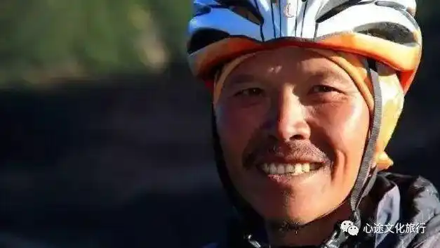 骑行狂人——李聪明2015年2月23日,微博名为"moon骑行大使"的网友就