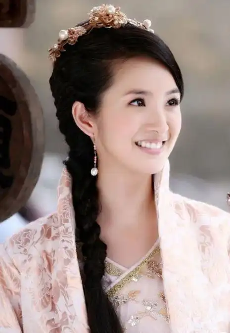原创女星古装剧最"美"的6位王妃,杨颖垫底,梁洁第2,第一美到极致