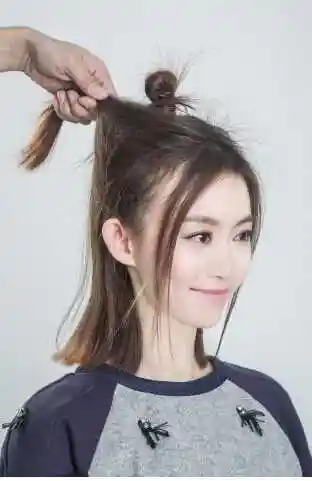 短发半扎丸子头的步骤两款扎法都很nice