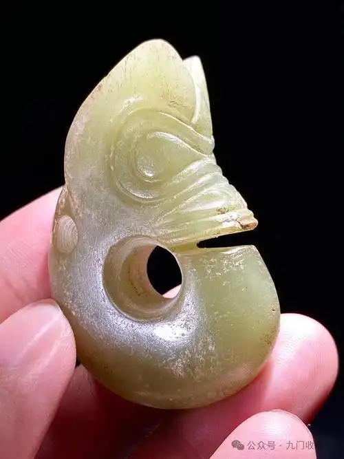 红山文化和田玉青白玉玉猪龙把件