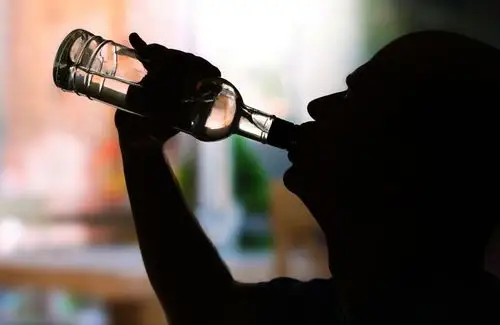 新西兰科学家:饮酒过量易引发七类癌症