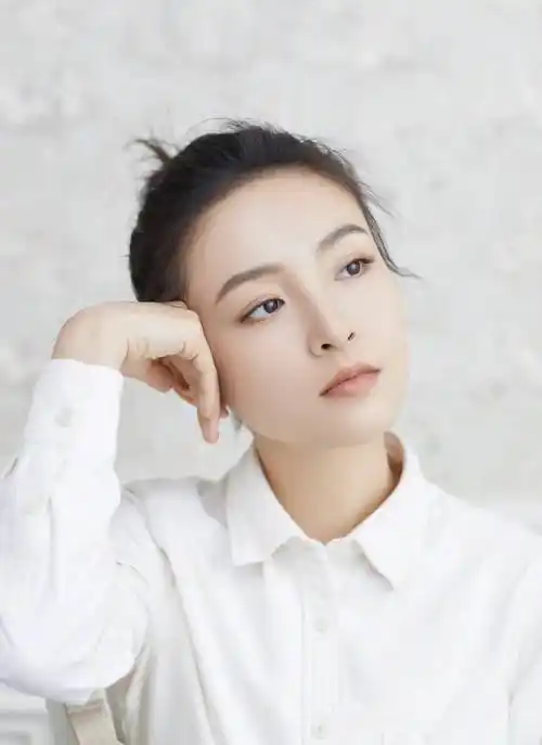 女明星吴倩写真合集:娴静美丽,靓丽清纯_吴倩_写真_女明星