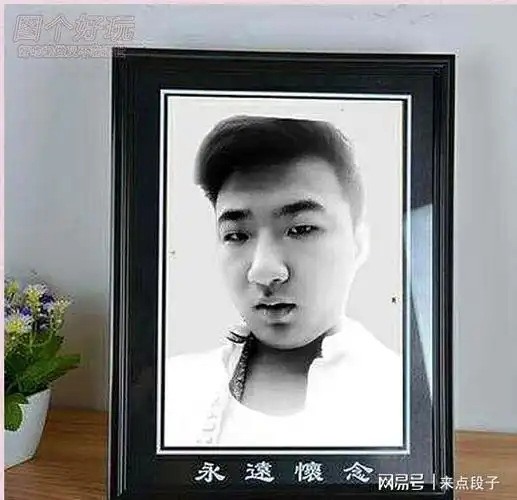 靠,都在变黑白相片了,还能上网提要求,还不恐怖吗?