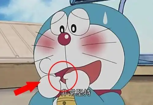 哆啦a梦中神奇的穿帮镜头,大雄把袜子当护膝就算了,看到静香爸爸我懵
