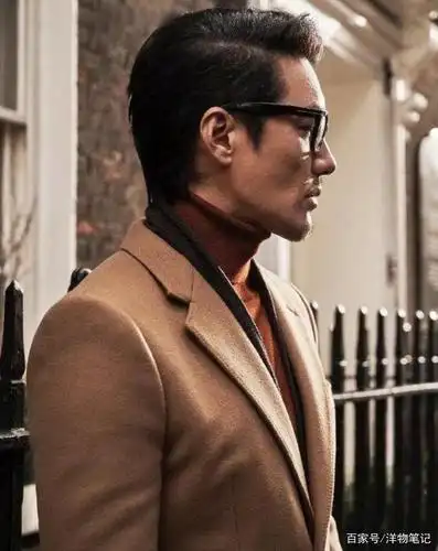 速来舔屏!这完美的肌肉线条啊……胡兵50岁了?