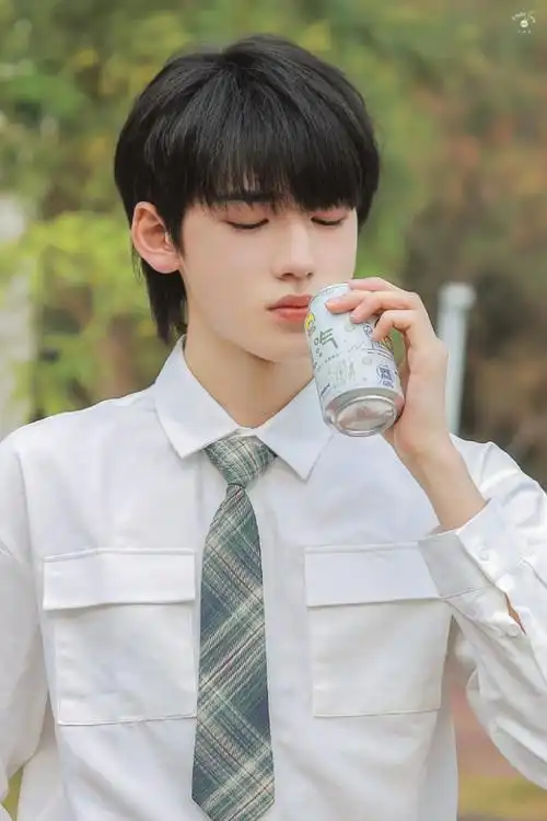 时代少年团-宋亚轩 岁岁常欢愉 万事皆胜意 永远年轻永远热泪盈眶