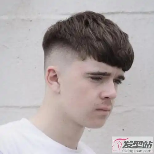 男生发型锅盖头铲两边欧美texturedcrop发型超流行