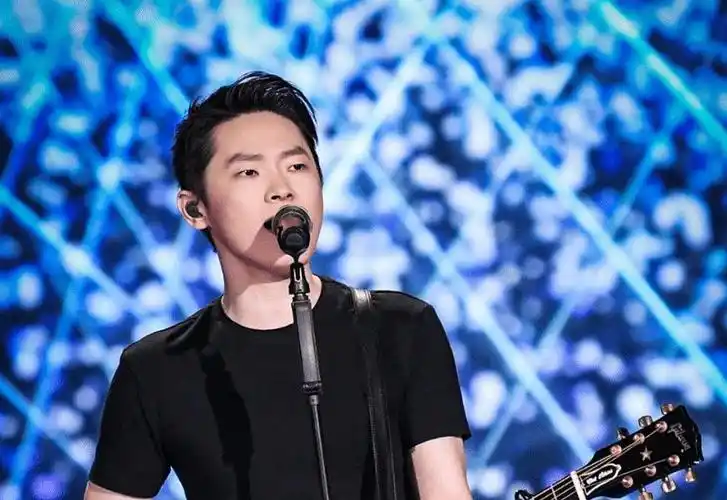 灵魂歌手梁博内心纯粹只关注音乐十分厉害的天赋型选手