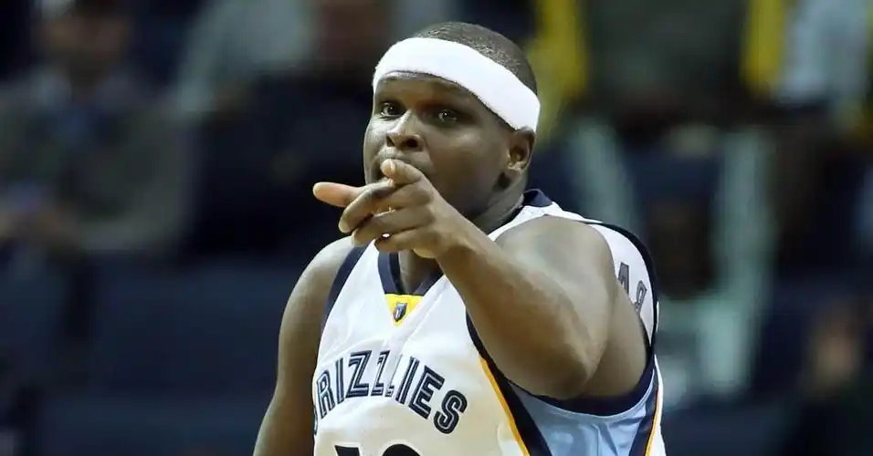 拿着高薪干着替补球员的活!幸亏火箭弃他