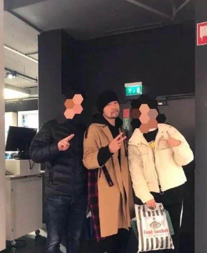 周杰伦和粉丝合照