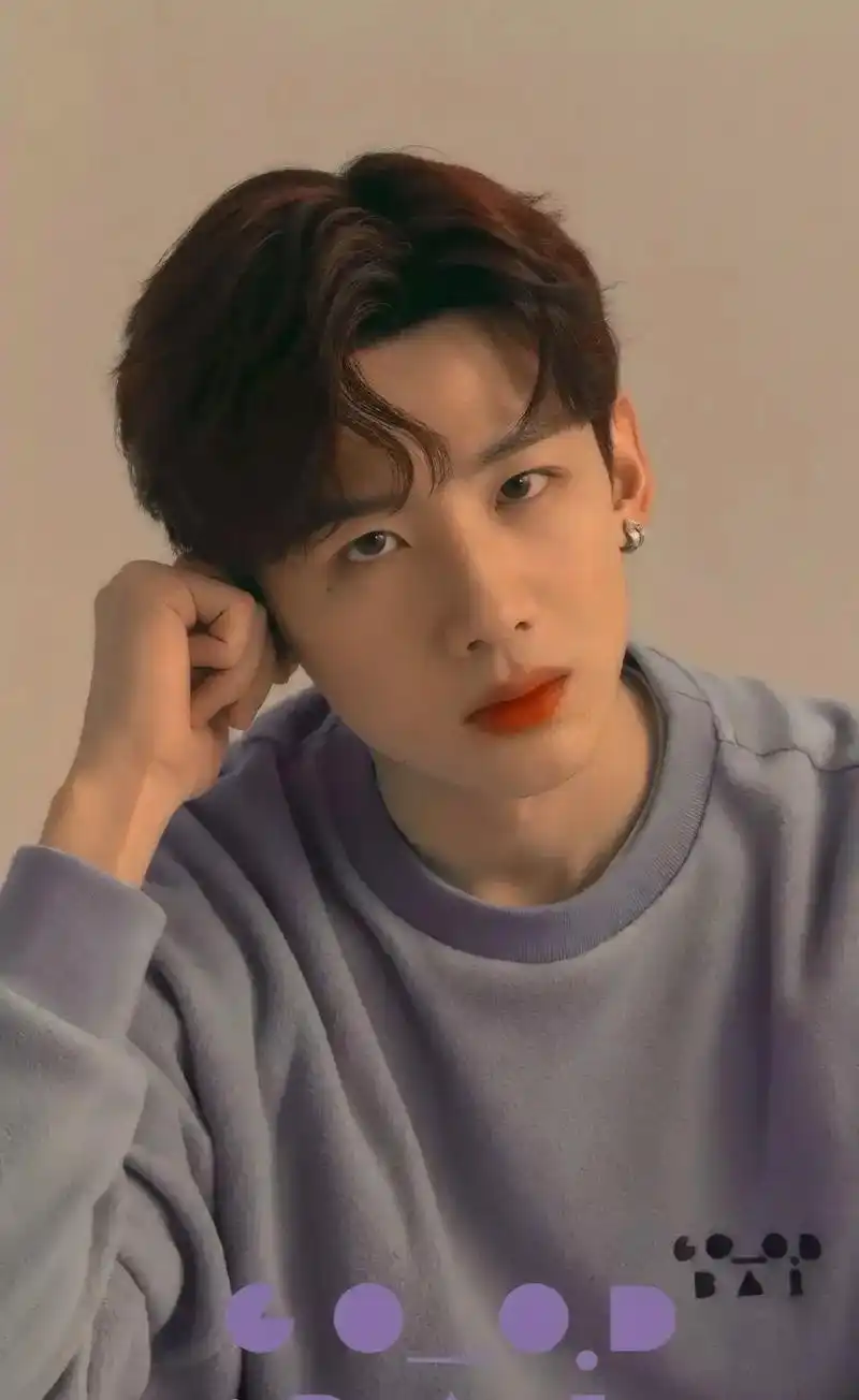 白敬亭 喜欢小白的第六年 - 抖音