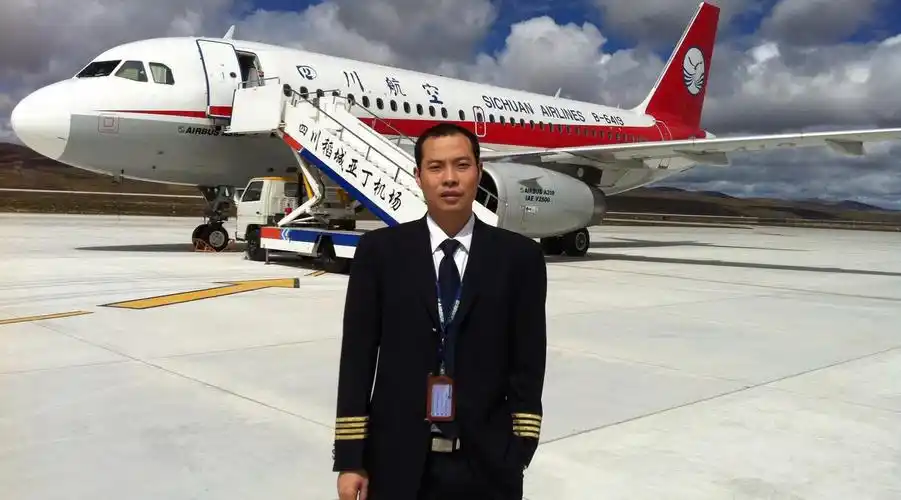 英雄机长刘传健出任中国民航飞行学院总飞行师