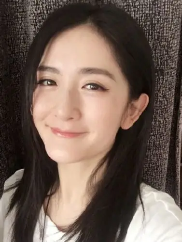 孕妈谢娜聚餐灿烂心情甜美笑,好想我的家人们,开心