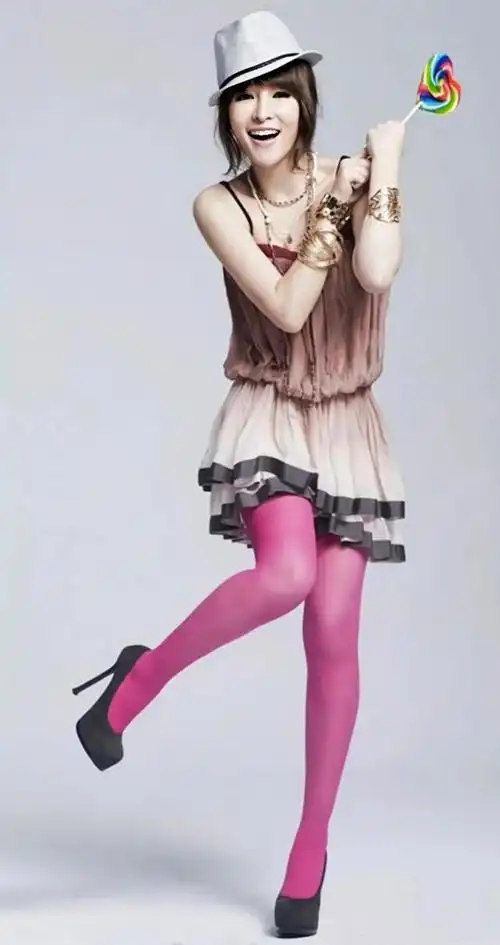 每天美图萧亚轩的高跟鞋美图大赏