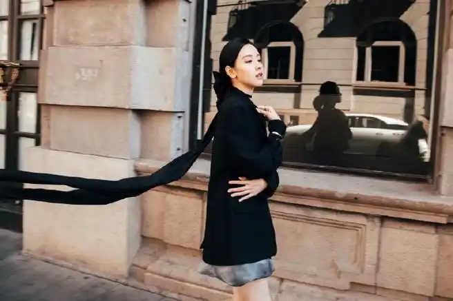 陈都灵黑西装好a##陈都灵黑西装街头大片