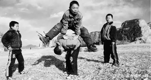 你没事的时候会回忆小时候吗?当你看到这些图片的时候微笑了吗?