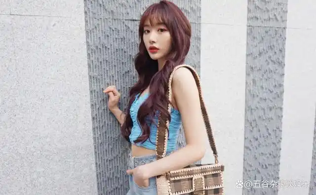 她的原名就是孔雪儿.