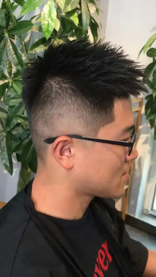 高渐变飞机头,适合发质硬线条直的男生,点亮7815