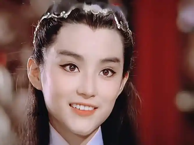 林青霞这神颜,太美了,我以前真没get到……而且她眼睛里有光,爱了爱了