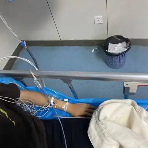 图 | 在医院治疗