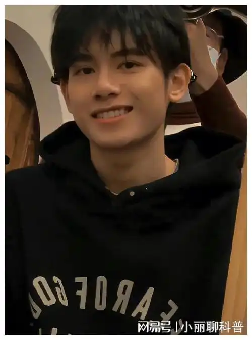 娱乐圈7位00后当红明星,易烊千玺,吴磊上榜,她让人意外|文淇|张子枫