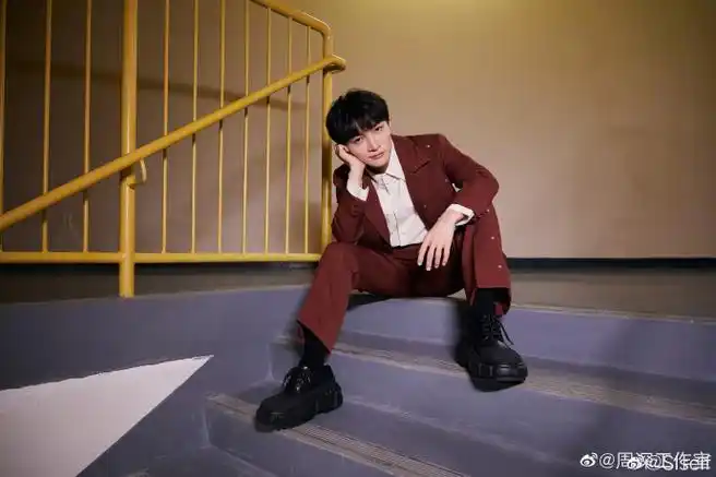 siself##周深跨年好忙##周深中西合璧的舞台有多惊艳##周深 艺溉怂