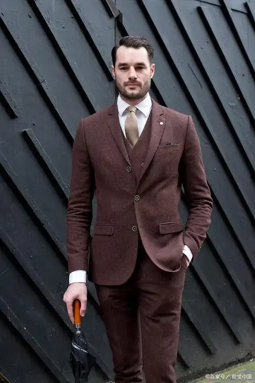 男士西装扣子正确的扣法是?