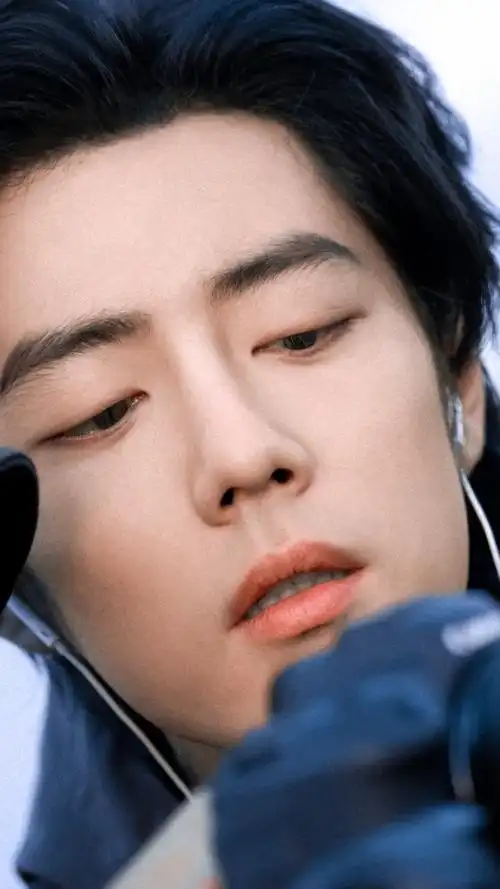 肖战工作室发了18张照片