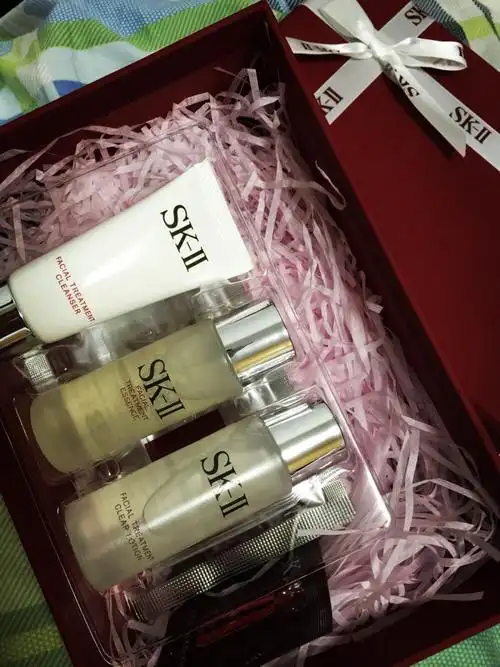 在不确定是否要开始屯这种昂贵护肤品之前,买个入门级的中小样试一下