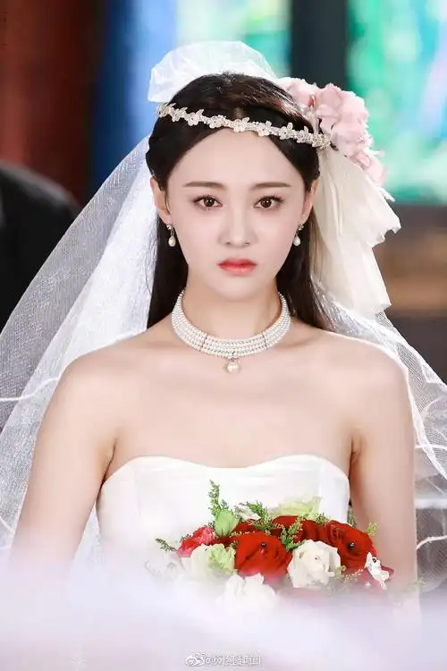 [女神新照]女明星婚纱造型,你喜欢哪一套? zt