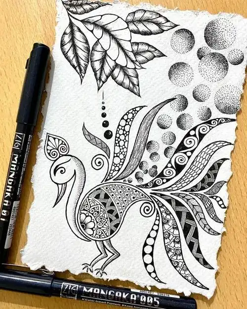 她画的线描孔雀,每一张都独一无二!怪不得她只会画孔雀!