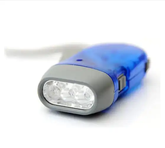 手压手电筒手摇发电迷你应急小手电创意手捏三灯迷你自充电手电