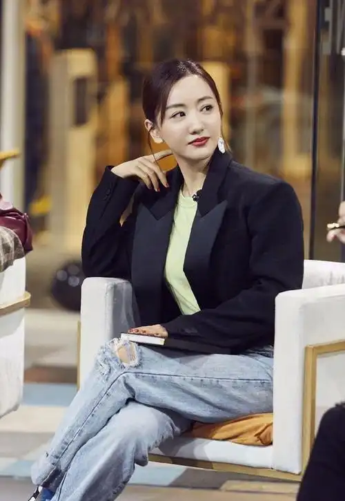 女明星同框pk,有的实际很矮,有的却高到出人意料(杨蓉身高多少 真实)