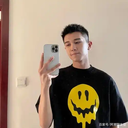 3款青春又酷帅的男发推荐,夏季男生发型这样剪想不帅都难!