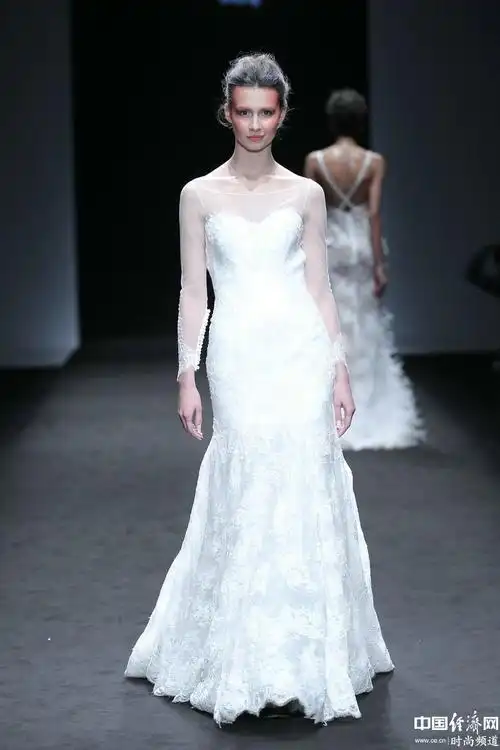 2015春夏系列中国国际时装周上演绝美婚纱秀_婚纱礼服资讯_中国服装网