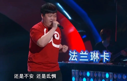 如大家所知,《中国新歌声》的前身就是《中国好声音》,戴荃作为好声音