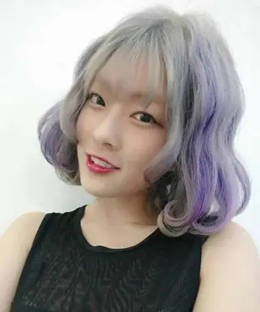 头发染什么色好看图片 紫罗兰挑染头发