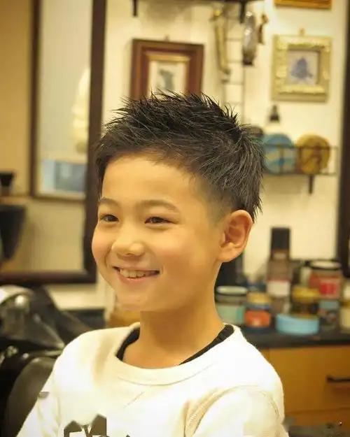 夏天男士发型怎么剪帅