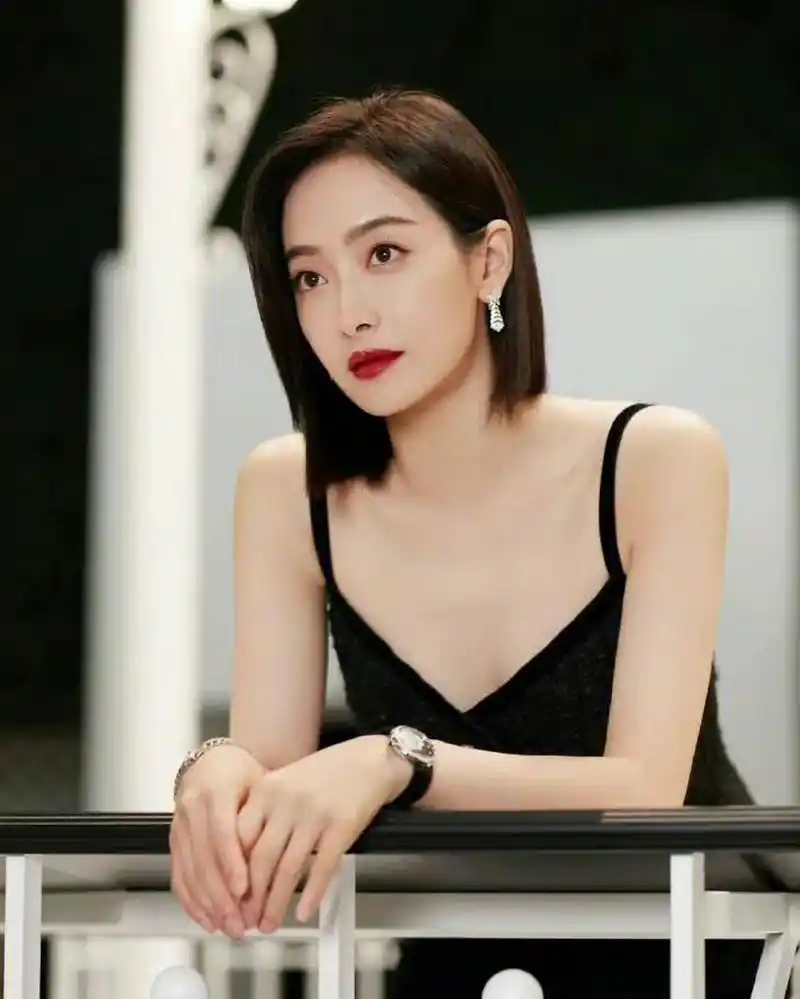 近日有爆料称宋茜欧豪隐婚,引发热议.