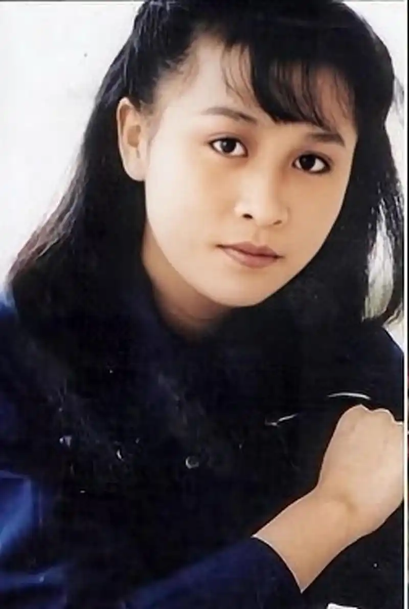 在那个无ps还美女如云的年代,来看看刘嘉玲年轻时候的样子吧