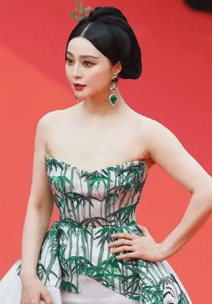 范冰冰红毯造型又封神了一袭猛虎出山裙惊艳了整个戛纳