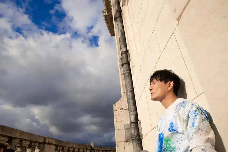 就懂了永不停步的张信哲更多元的音色呈现