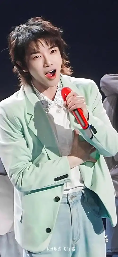 华晨宇高燃舞台##华晨宇演唱会 青春盛会##华晨宇2024向阳而生##2024