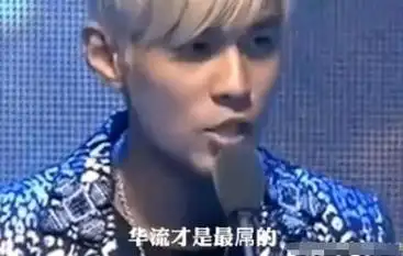 观众百听不腻的经典中的典型如《青花瓷》,《隐形的翅膀》,《背对背