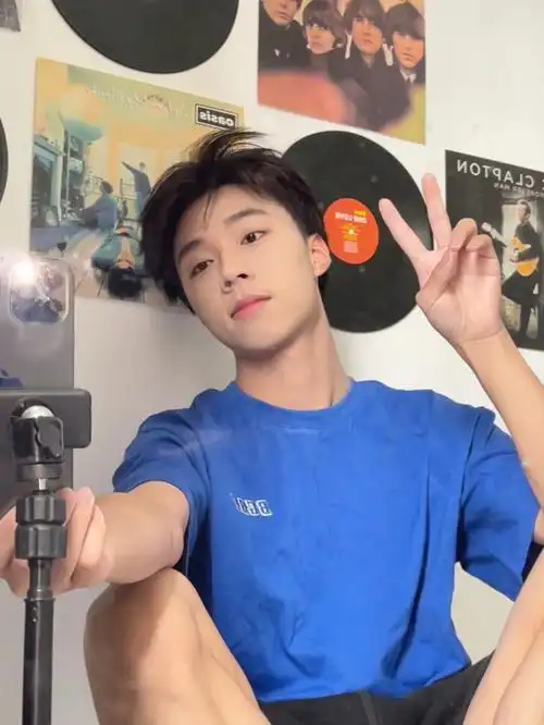 男生看过来如何原相机拍出居家男孩生活照