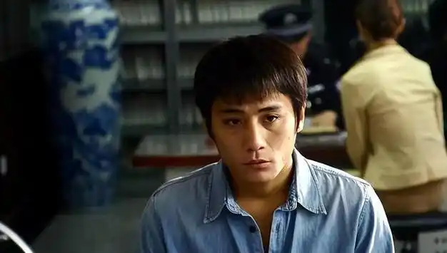 2004年,刘烨与孙俪参演反映"三老一代"故事的电视剧《血色浪漫》,饰演